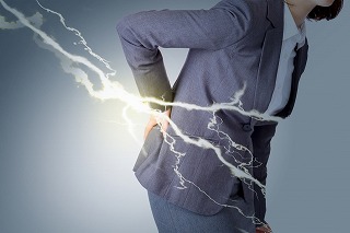 ギックリ腰のNG行為とその対策を久留米いしばし整骨院が概説！